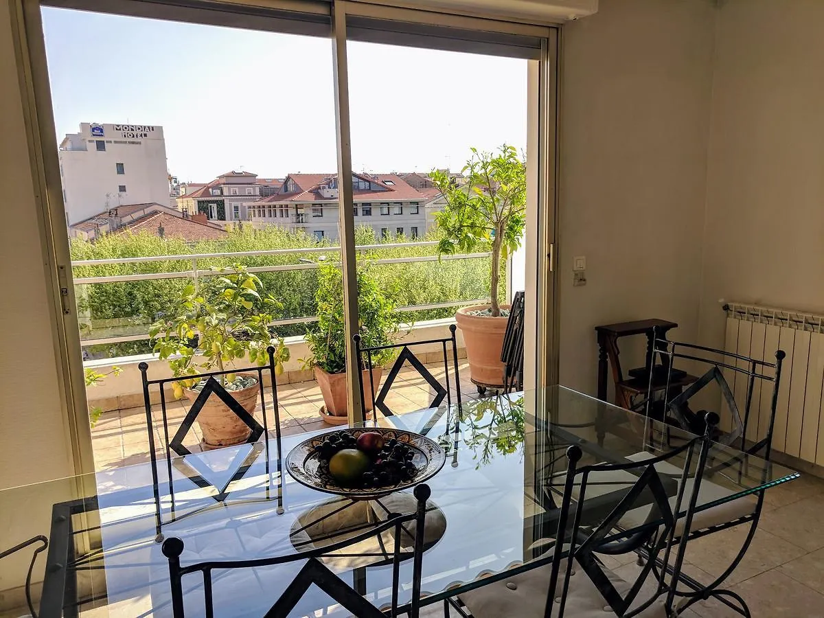 Citilet 6 Bright, Open-Plan With Large Terrace Apartment Cannes France